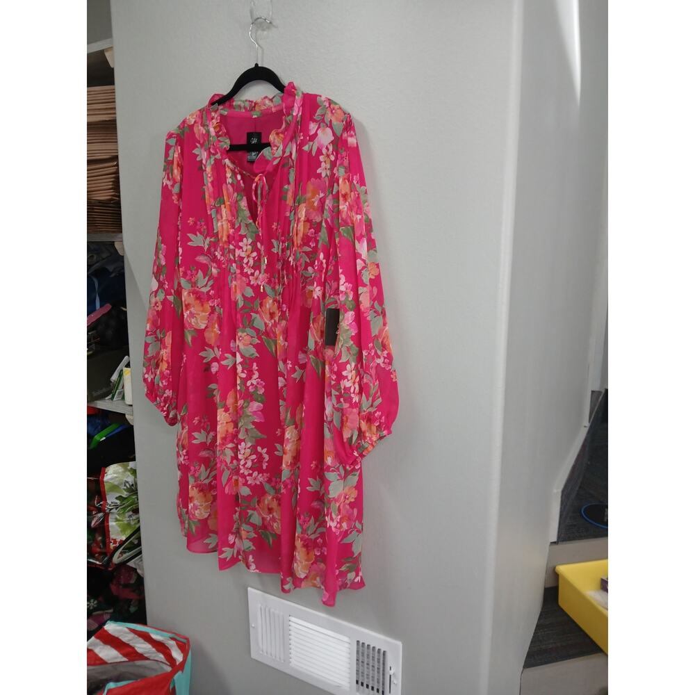 H by Halston pink floral long-sleeve shift dress. 3x - Picture 4 of 12